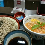 なか卯 - サーモンといくらの丼とざるそばのセット