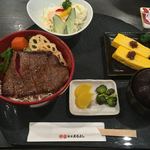 Matsusaka Maruyoshi - 松阪牛ステーキ丼