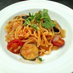 MOKICHI TRATTORIA - ランチパスタ(穴子と千両ナスのトマトソースパスタ)