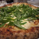 シシリヤ - クアットロ・フォルマッジ　ルッコラ　1,400円