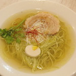 ブン ブン ブラウ カフェ ウィズ ビーハイヴ