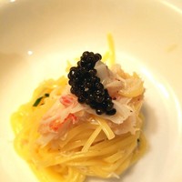 長谷川 稔 - 冷製リングイネ　太刀魚の出汁を含ませ蟹とベルーガキャビア