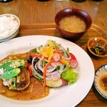 CAZI CAFE - 淡路新玉と茨木地鶏の和風ハンバーグ