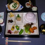 湯葉ととうふ懐石 花利久 - 冷たくて美味しいざる豆腐です