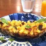 ブリコラージュ ブレッド アンド カンパニー ダイニング・カフェ - bocchi ピーナッツバター・パインジャム・オキサリス＆ミントのブリコラージュブレッドをスモールサイズで1200-100円。税込み　20180720　ピーナッツバターの風味がパインと合うんだな～♡