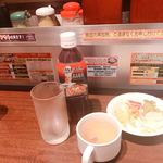 いきなりステーキ - ランチサービスのサラダとスープ