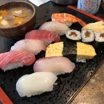 タオ - にぎり寿司 1,050円