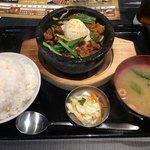 日本焼肉党 浅草橋西口店 - 石焼スタミナ定食（750円）