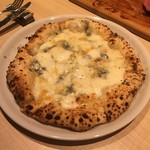 ピッツァ サン フェリーチェ - クワトロ