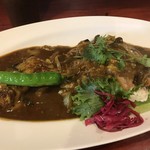 大衆中遊華食堂 八戒 - 中華式カツカレー丼とOsamu式骨付鶏カリィあいがけ