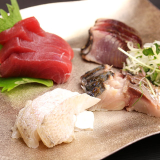 Tastes that bring out our proud connoisseurs! Enjoy a delicious cup of seasonal sashimi◎