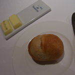 ル・ジュー・ドゥ・ラシエット  - 有塩・無塩バターとパン