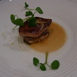 ル・ジュー・ドゥ・ラシエット  - アントレ／フォアグラと牛タンのソテー、イチジクのキャラメリーゼのミルフィーユ