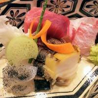 魯忍 - お造り盛り合わせ、しめサバ、ミナミマグロ、真鯛、剣先烏賊、アワビ
