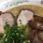 ラーメン楽 - 肉厚なチャーシュー メンマは手作り？