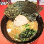 らーめん 谷瀬家 - ラーメン700円麺硬め。海苔増し50円。