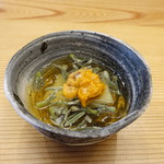 柚木元 - ゴールデンキウイとジュンサイの酢の物