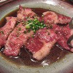 炭火でいろいろ焼いてくれや - カルビ