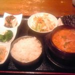韓国家庭料理 珍味 - 純豆腐チゲ定食