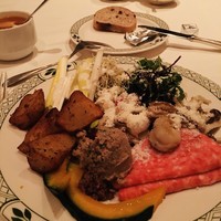 ロウリーズ・ザ・プライムリブ 恵比寿ガーデンプレイス店 - 