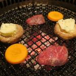 炭火焼肉 あもん - 赤身肉＆焼野菜喰らう