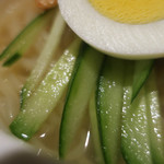 炭火焼肉 あもん - 冷麺　ズームアップ