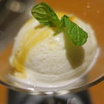 炭火焼肉 あもん - アイスクリーム　ズームアップ