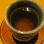 炭火焼肉 あもん - ほうじ茶　ズームアップ