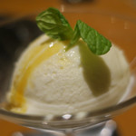 炭火焼肉 あもん - アイスクリーム　ズームアップ