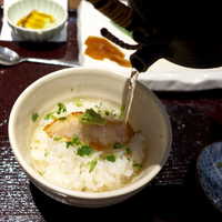 高級ブランド干物 『銀座伴助』 銀座本店 - 出汁茶漬けでシメ♪ カツオ・昆布に加え、鶏ガラを加えたダブルスープ！