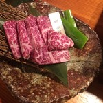 「石垣牛厳選 ざぶとん」(2480円)