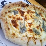 Cheese Kitchen - ブルーチーズと山形産ハチミツのピザ
