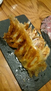 スタンドシャン食 Osaka北新地 Champagne & GYOZA BAR - 