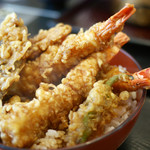 Daikokuya - 海老天丼は海老が3本も！