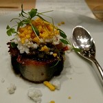 SUGALABO - 愛知県一色町のうなぎに、細かく切った　豚足、フォアグラ、スクランブルエッグ、野菜を巻いて　そして味の変化に25年熟成バルサミコをつけて