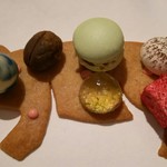 レストラン サンパウ - プティフール：“仔豚”