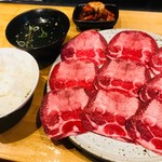 Yakiniku Nikubei - 