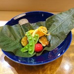 彩懐石 わらび高砂 - なすと鰻、フルーツ添え