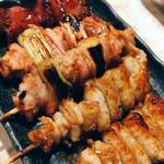 焼き鳥 てつ屋 - レバ・ねぎま二本、皮二本