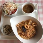 Syokusaityuubougolosita - ヤリイカとナスとキャベツのトマトパスタ<サラダ・スープ・ドリンク・デザート付き>¥1240+税