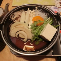 月亭 池袋店 - 野菜（玉ねぎ、豆腐、ごぼう、しめじ、水菜、長ネギ、しらたき）