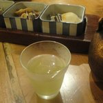 菩提樹 - サービスのお茶と漬物