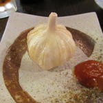 わらじ - にんにく丸揚げ、仕事疲れにこれが効きます