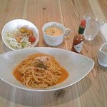 カニのトマトクリームパスタ：１０００円+税８％【２０１８年７月撮影】