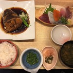 Tsukiji Shokudou Genchan - 黒ムツ煮付け+刺身定食