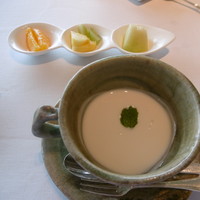 THE HIRAMATSU HOTELS&RESORTS 賢島 - 朝食：フルーツとヨーグルト