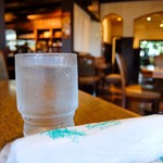 カフェドムッシュ - お冷とおしぼり