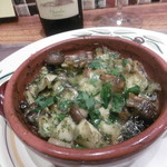 ラ ピニャータ - ツブ貝ときのこの香草バターソース