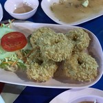 Mana Pochana - 熱々の練り物フライ。