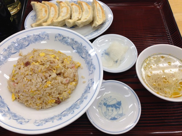 ぎょうざの満洲 霞ヶ関駅店 霞ケ関 餃子 食べログ